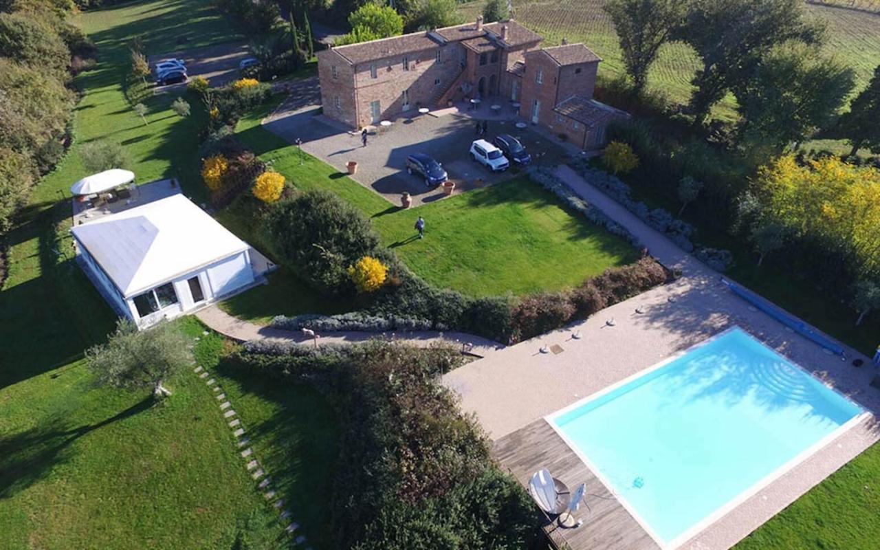 Casale Cardini Guest House Foiano Della Chiana Bagian luar foto