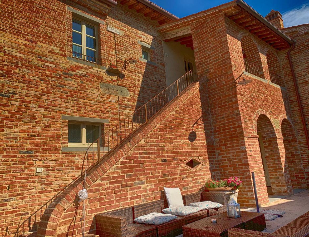 Casale Cardini Guest House Foiano Della Chiana Bagian luar foto