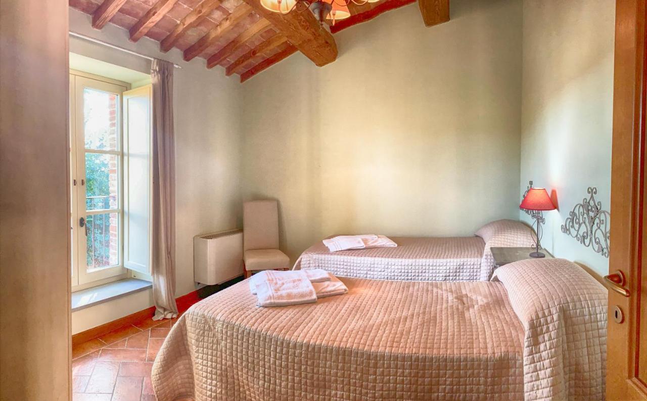 Casale Cardini Guest House Foiano Della Chiana Bagian luar foto