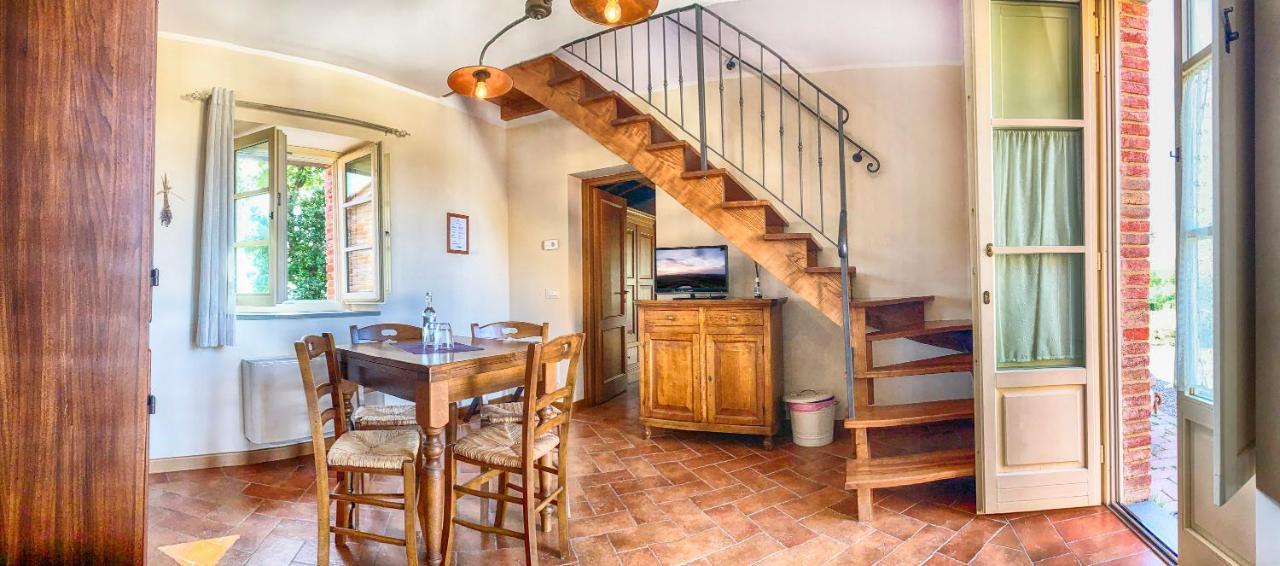 Casale Cardini Guest House Foiano Della Chiana Bagian luar foto