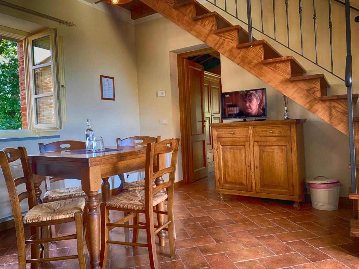 Casale Cardini Guest House Foiano Della Chiana Bagian luar foto
